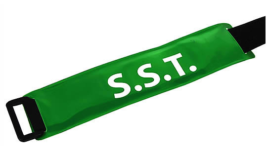 Brassard S.S.T. fond vert texte blanc